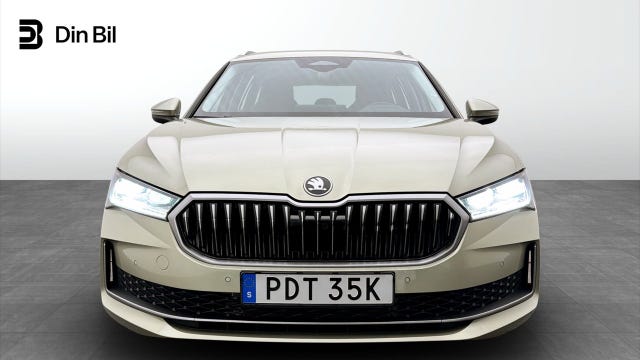 Skoda Superb 2025 – bild 4