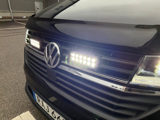 Volkswagen Transporter 2023 – bild 4