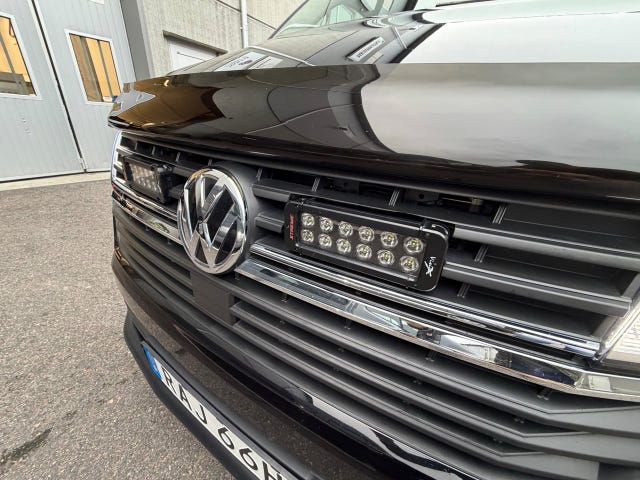 Volkswagen Transporter 2023 – bild 3