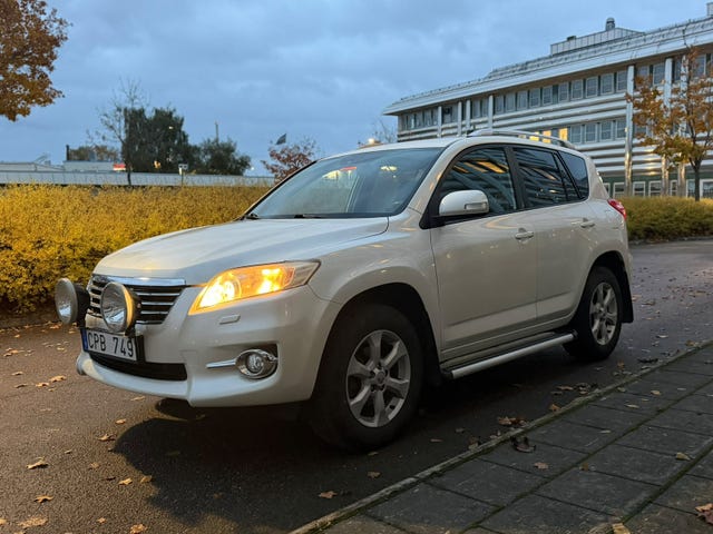 Toyota RAV4 2011