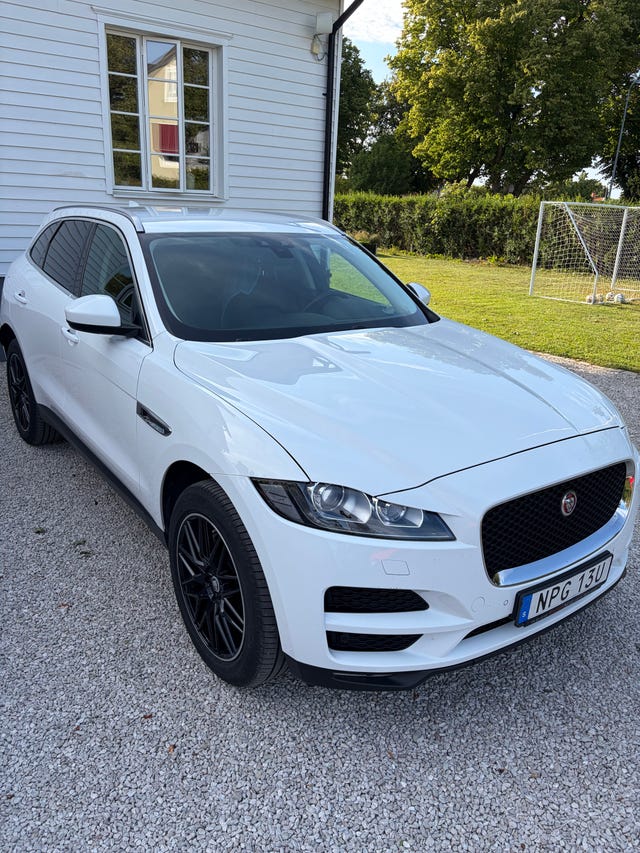 Jaguar F-PACE 2019