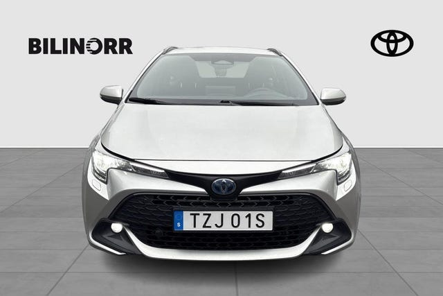 Toyota Corolla 2023 – bild 3