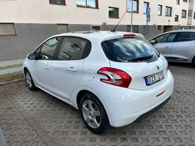 Peugeot 208 2013