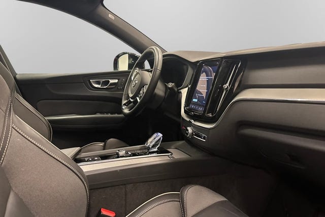 Volvo XC60 2025 – bild 2