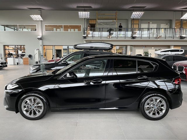 BMW 120 2026 – bild 3