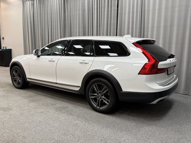 Volvo V90 Cross Country 2019 – bild 3