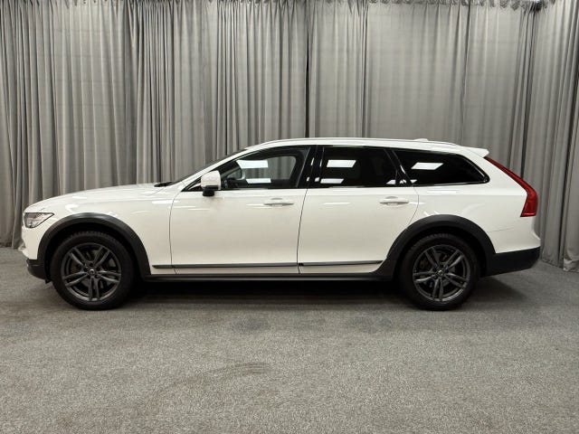 Volvo V90 Cross Country 2019 – bild 2