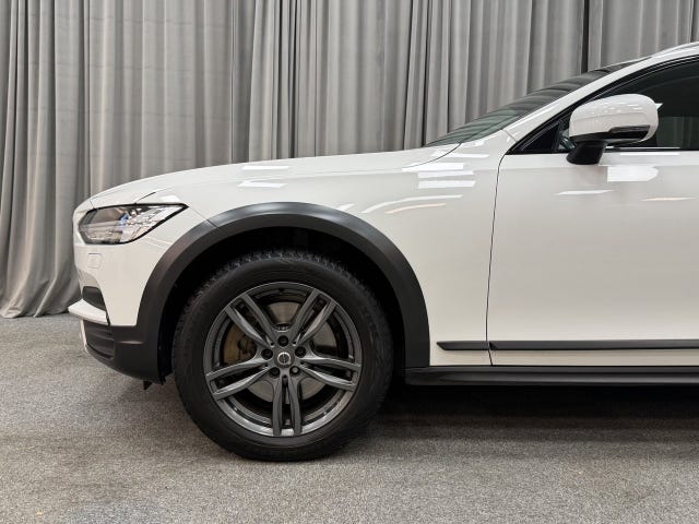 Volvo V90 Cross Country 2019 – bild 4