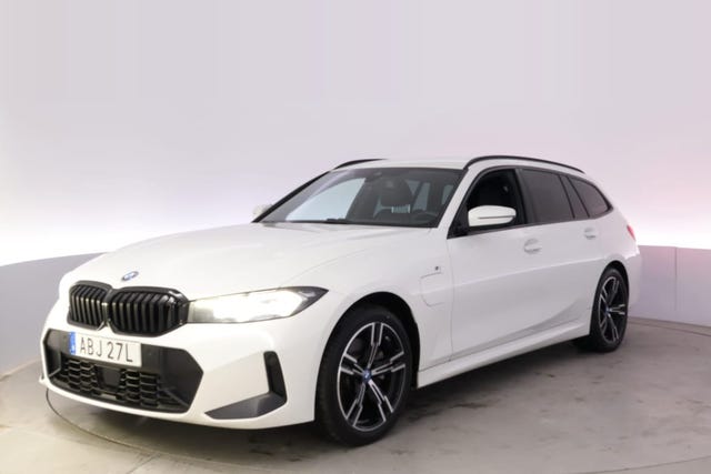 BMW 330e 2024