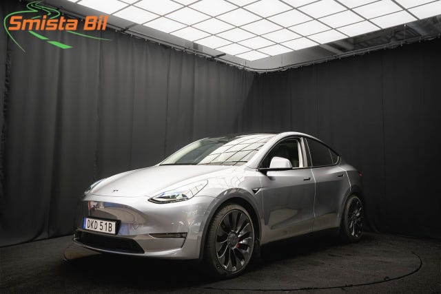 Tesla Model Y 2024