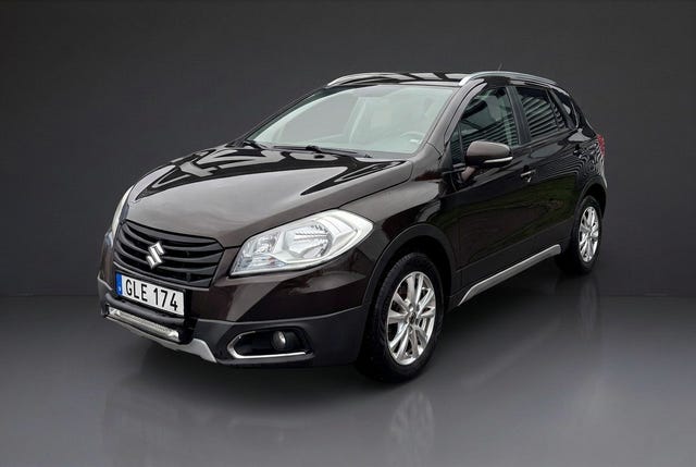 Suzuki S-Cross 2015