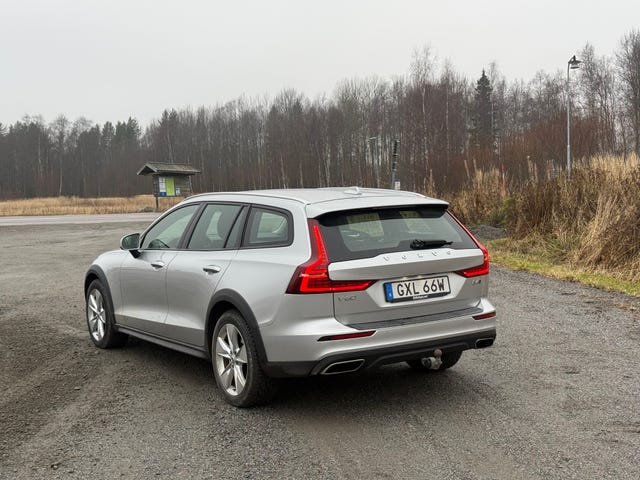 Volvo V60 Cross Country 2021 – bild 2