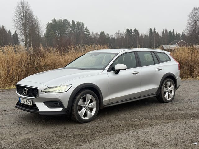 Volvo V60 Cross Country 2021