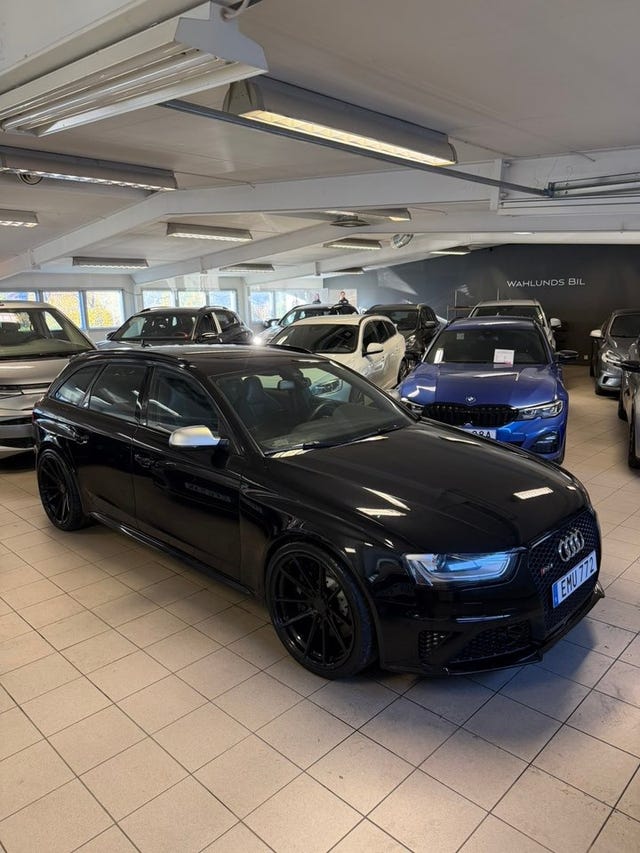 Audi RS4 2013