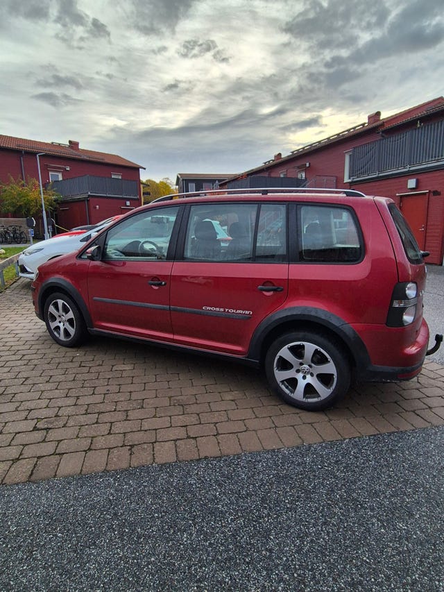 Volkswagen Touran Cross 2010