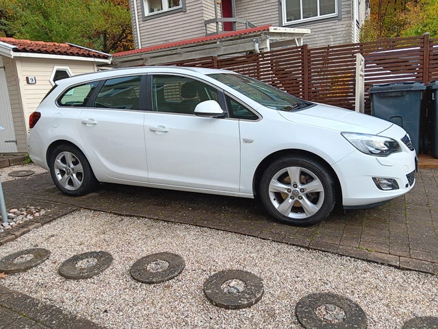 Opel Astra 2011