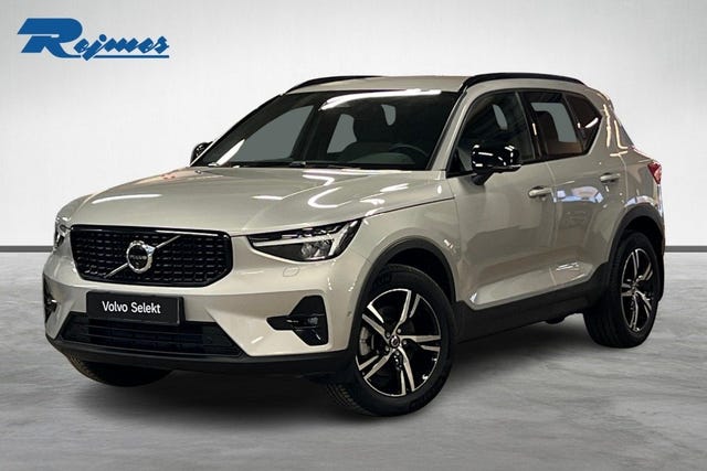Volvo XC40 2025