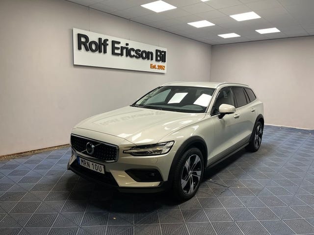 Volvo V60 Cross Country 2021