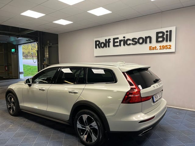 Volvo V60 Cross Country 2021 – bild 3