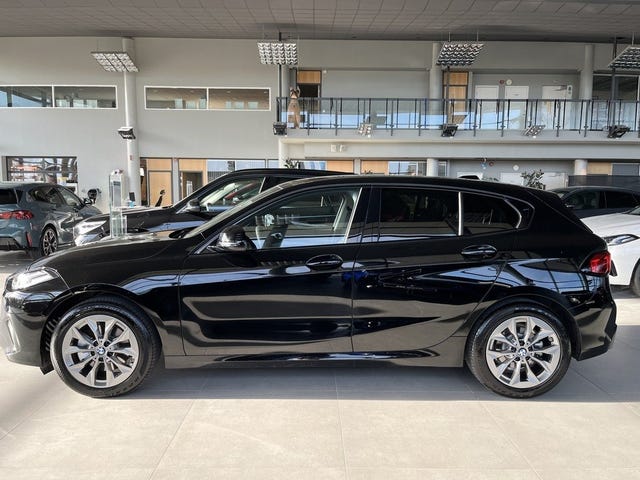 BMW 120 2026 – bild 3