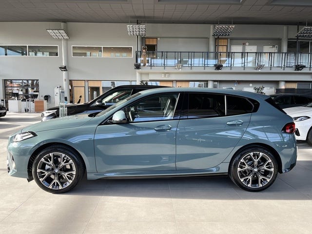 BMW 120 2026 – bild 3