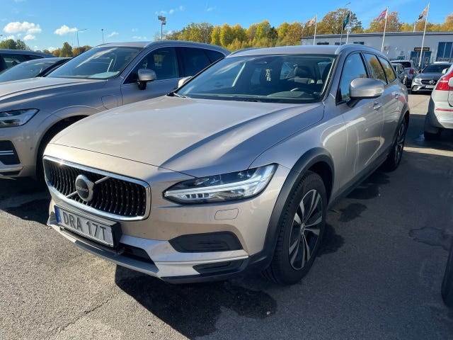 Volvo V90 Cross Country 2023