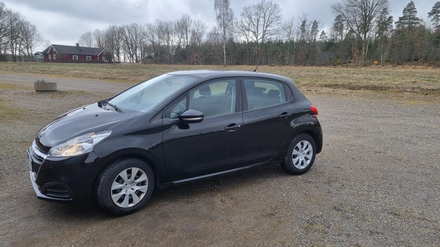 Peugeot 208 2015