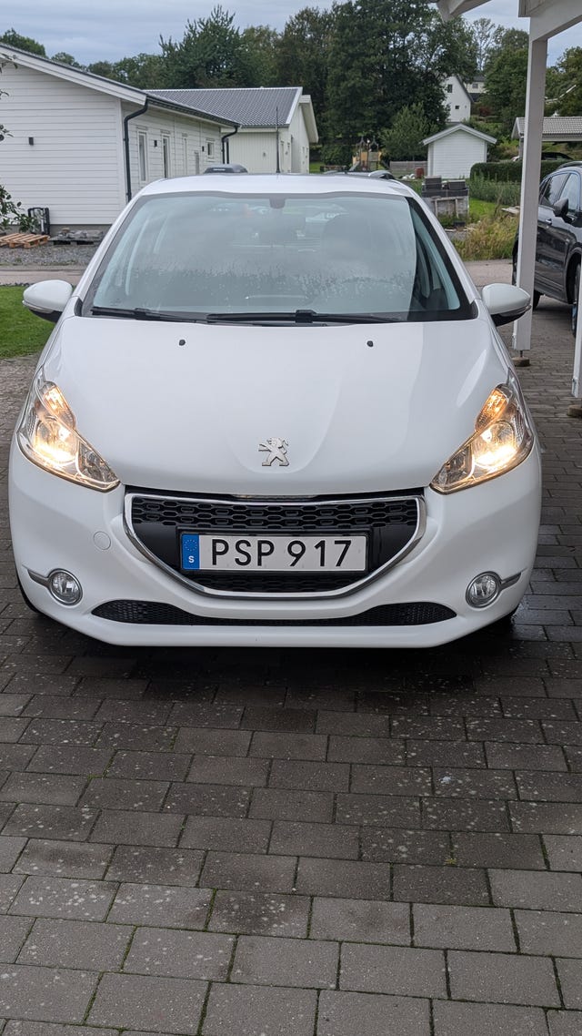 Peugeot 208 2015