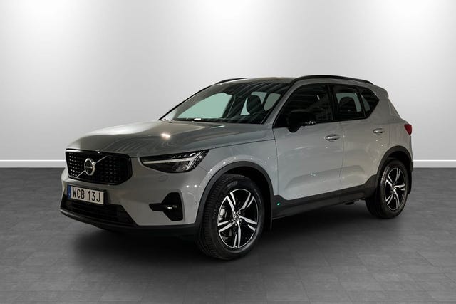Volvo XC40 2025