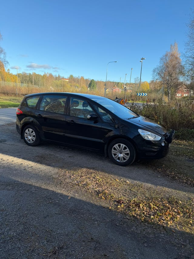 Ford S-MAX 2011
