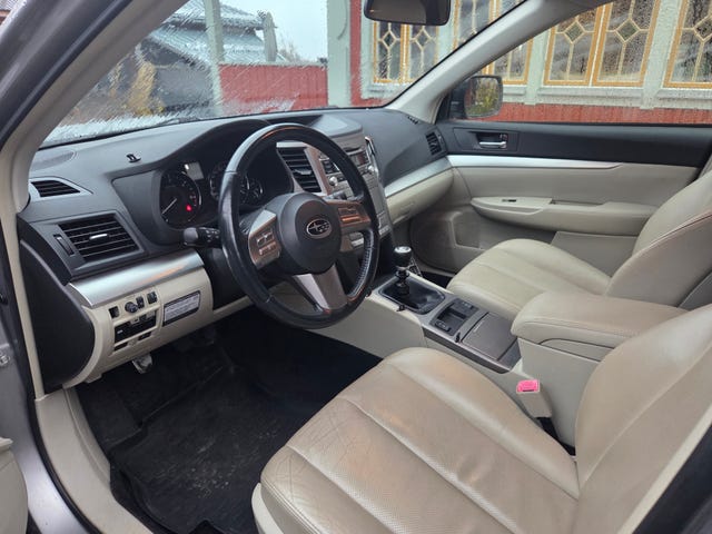 Subaru Outback 2011