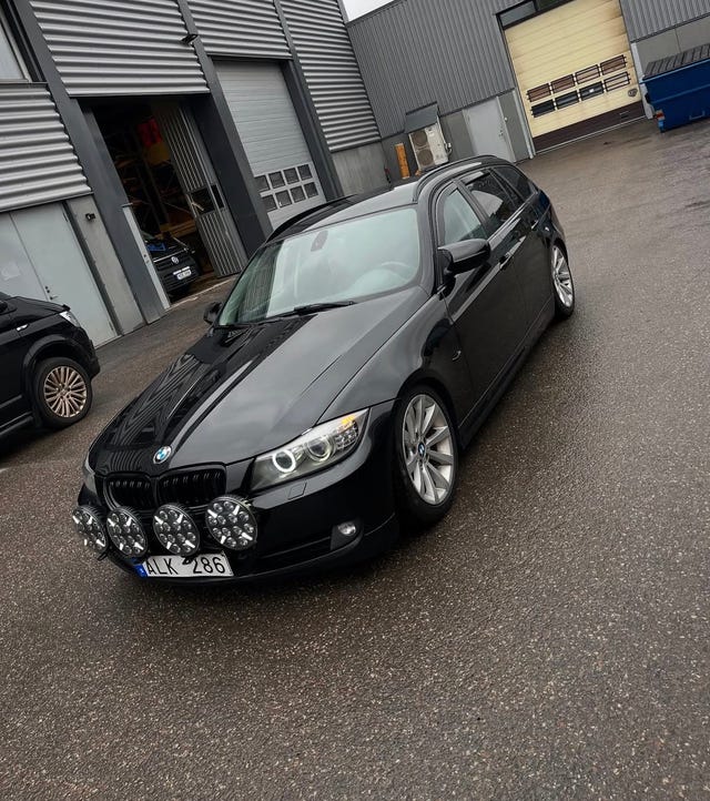 BMW 318d 2011
