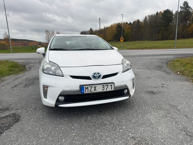 Toyota Prius Plug-in Hybrid 2012