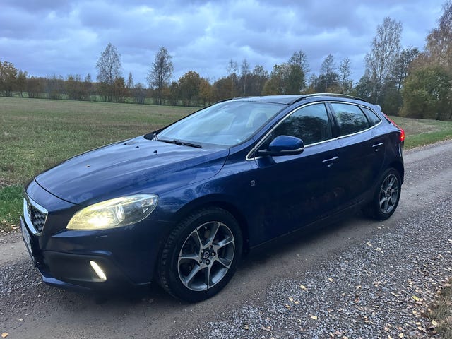 Volvo V40 Cross Country 2015