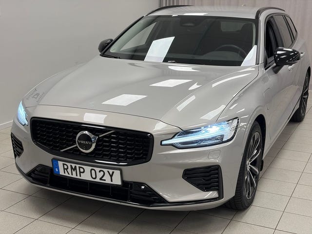Volvo V60 2025