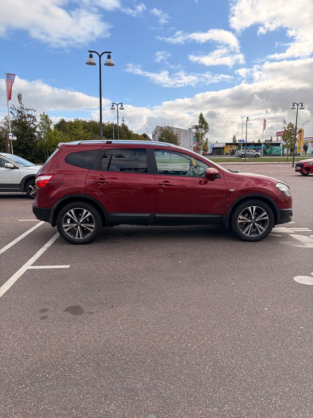 Nissan Qashqai+2 2012