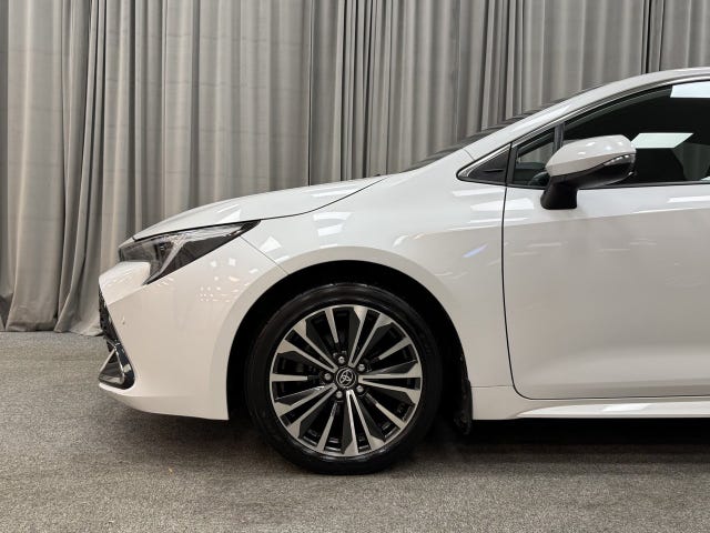 Toyota Corolla 2023 – bild 4
