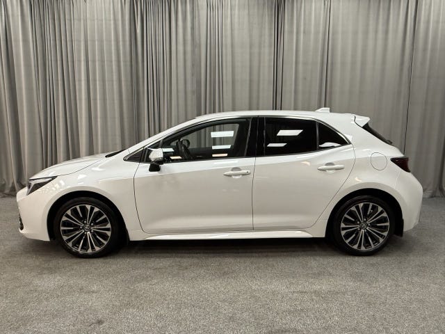 Toyota Corolla 2023 – bild 2