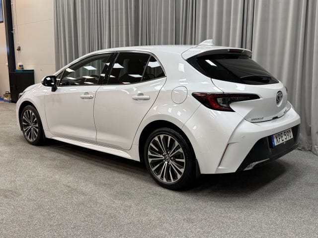 Toyota Corolla 2023 – bild 3