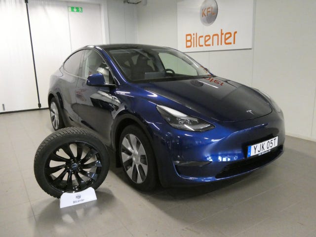 Tesla Model Y 2024