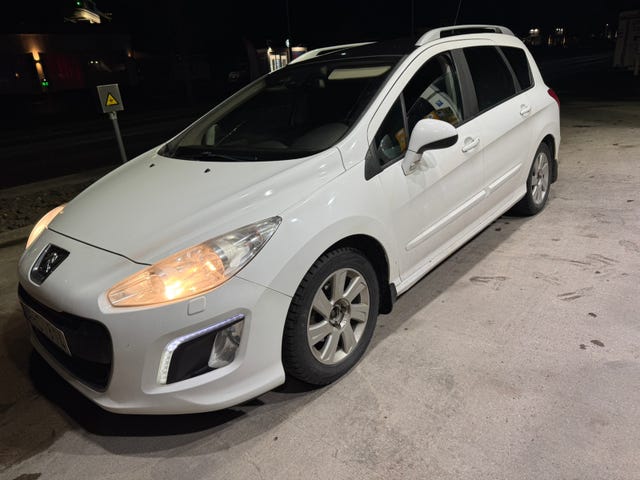 Peugeot 308 SW 2012