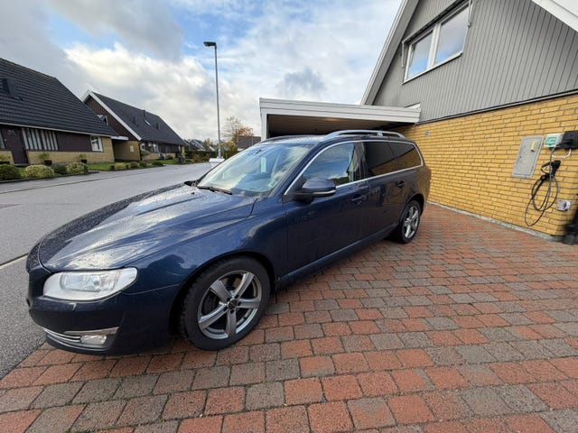 Volvo V70 2015
