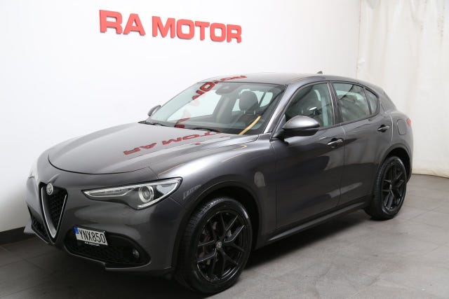 Alfa Romeo Stelvio 2017