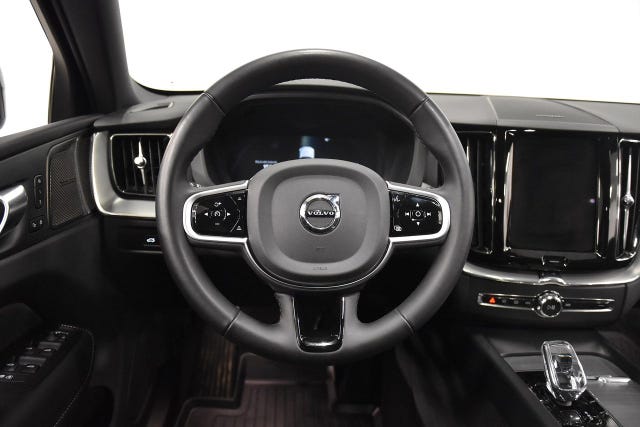 Volvo XC60 2025 – bild 2