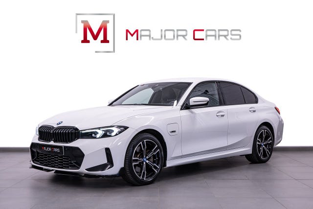 BMW 330e 2023