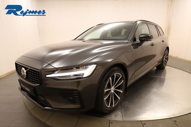 Volvo V60 2025