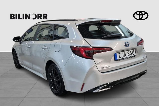 Toyota Corolla 2025 – bild 2