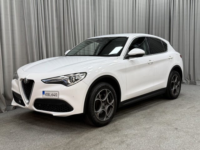 Alfa Romeo Stelvio 2017