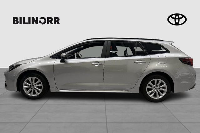 Toyota Corolla 2024 – bild 4