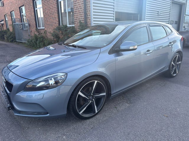 Volvo V40 2017